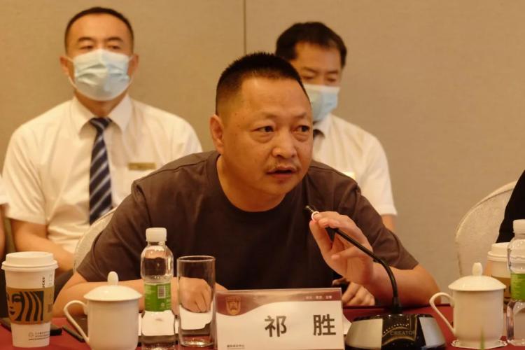 刘向荣中国装饰股份有限公司设计院主任 张欣欣美传广告总经理 牛锐