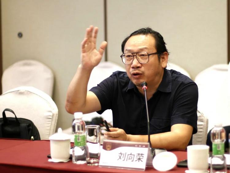 刘向荣中国装饰股份有限公司设计院主任 张欣欣美传广告总经理 牛锐