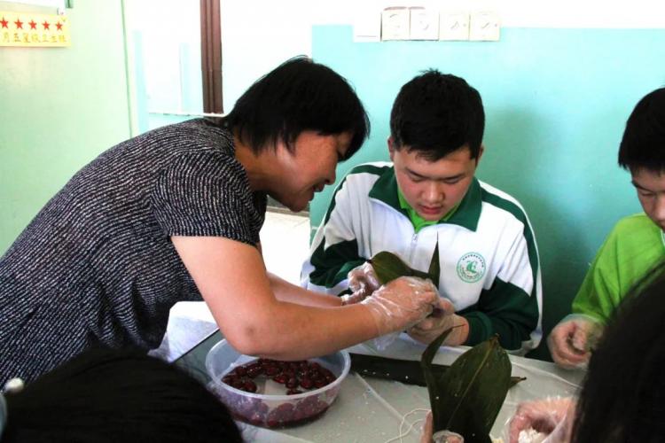 百年师范育英才丨天津市西青区中北中学党支部书记校长门玉辉倾心投入