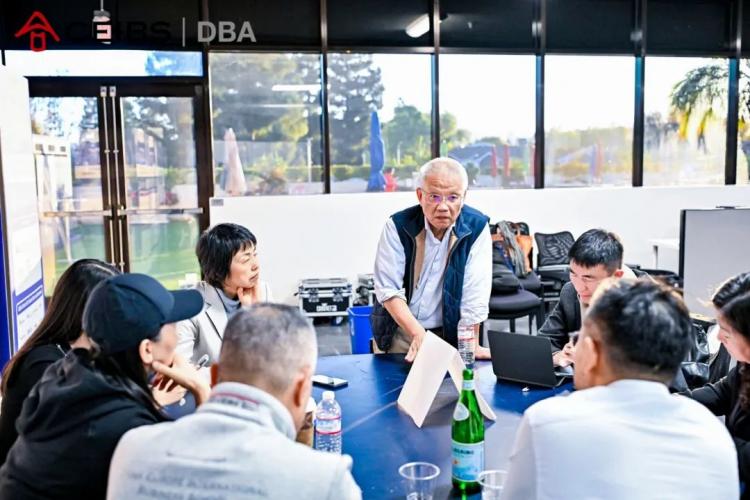 黃鈺昌教授交流.jpg