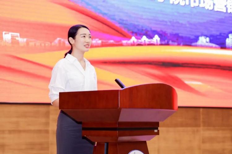 教師代表發(fā)言.jpg