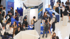 本科生生招聘会首次举办