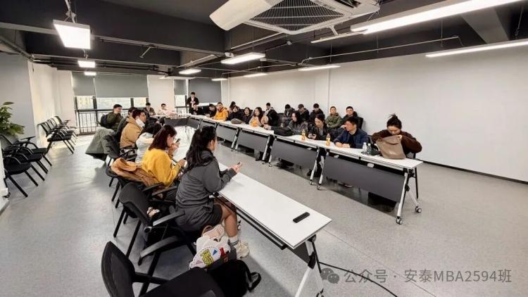 推开具身智能之门看见商业未来形状交大安泰25级AI班企业参访(图4)